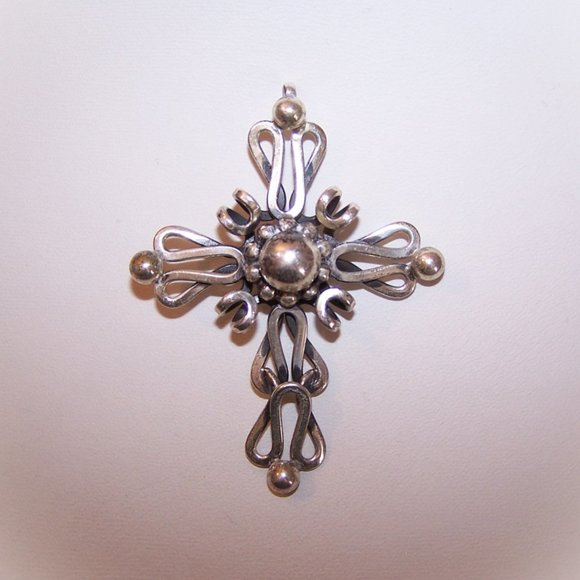 Silver Metal Stylized Cross Pendant on 16" Snake Chain - Religious Necklace - Picture 5 of 7